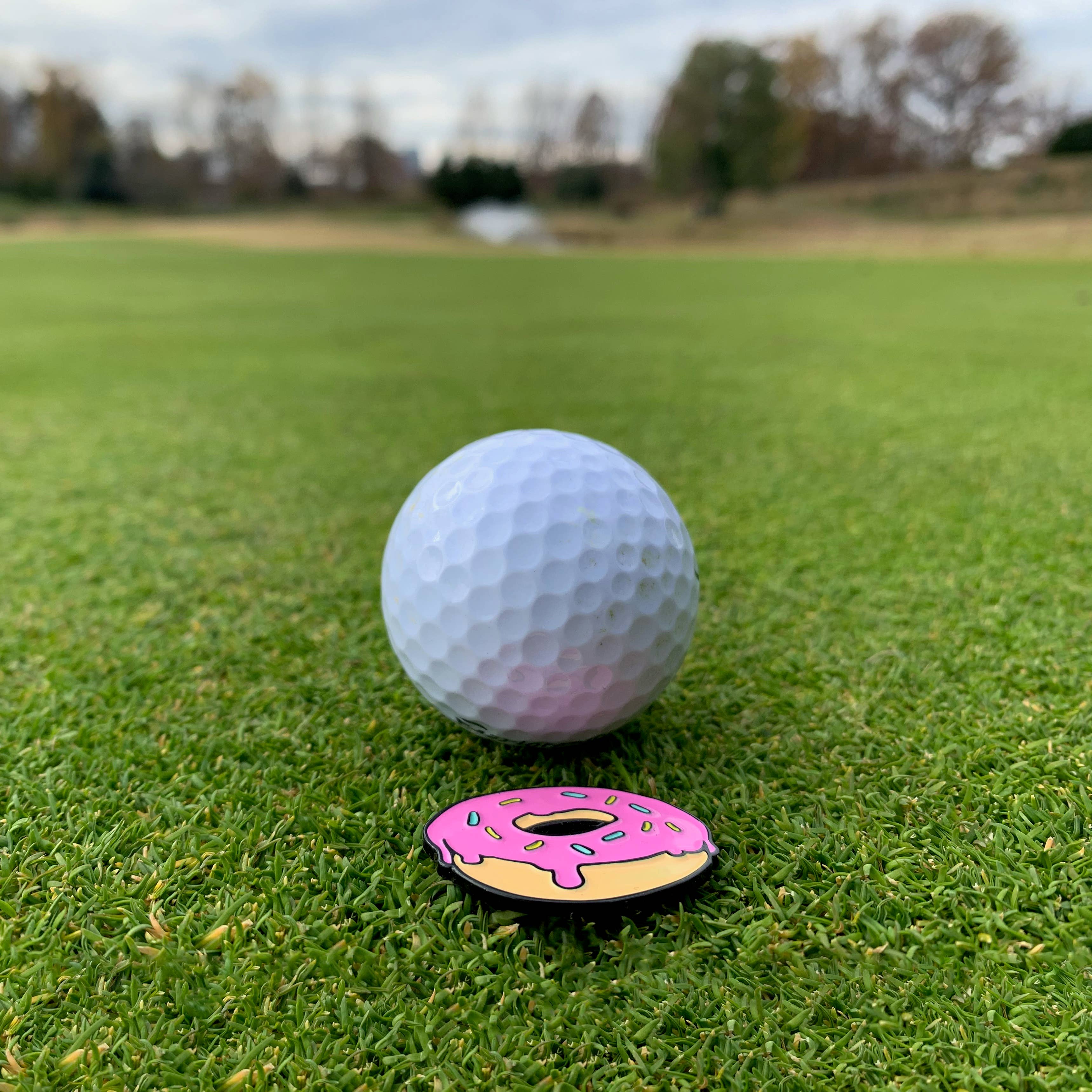 Donut Golf Ball Marker with Magnetic Hat Clip: Hang Tag